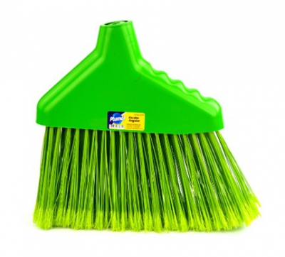 ESCOBA PLUMOL ANGULAR CON PALO DE MADERA 